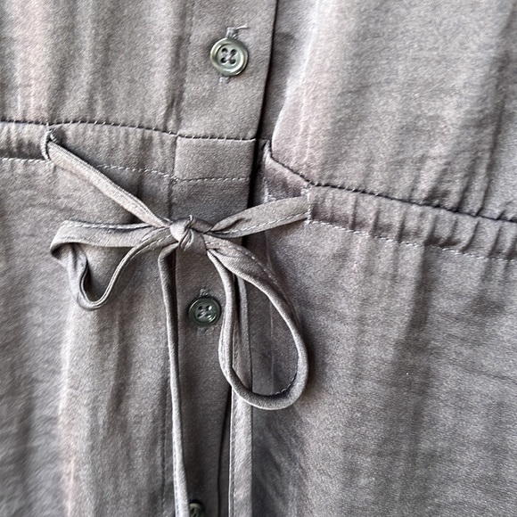 Like new Vera Wang lightweight drawstring waist, long top - Picture 6 of 15